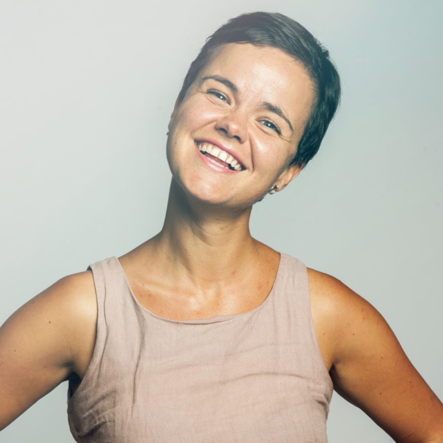 Headshot of Lennon Flowers